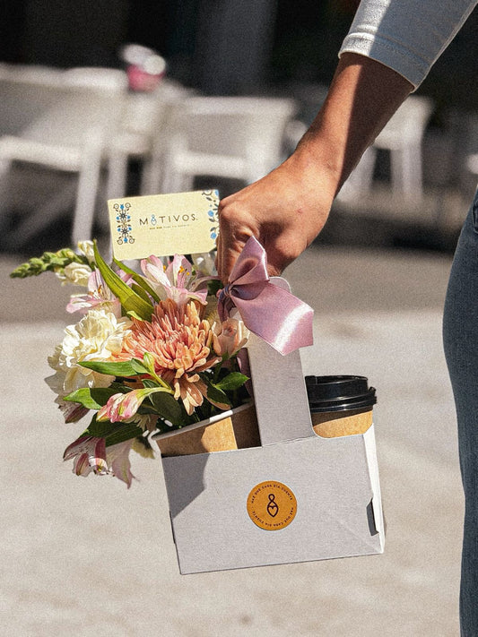 Gestos que dejan huella: Sorprende a tu persona favorita con una tarde de café y flores